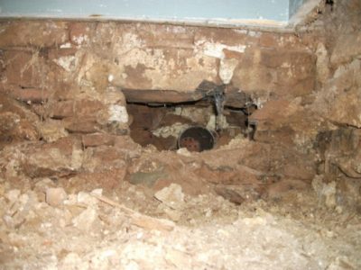 hall earthen floor 04