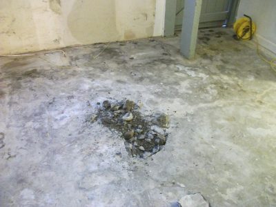 2-Work-starts-on-kitchen-inside-3