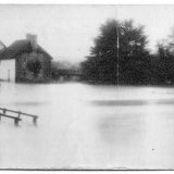 Floods at Drayford 1909.jpg
