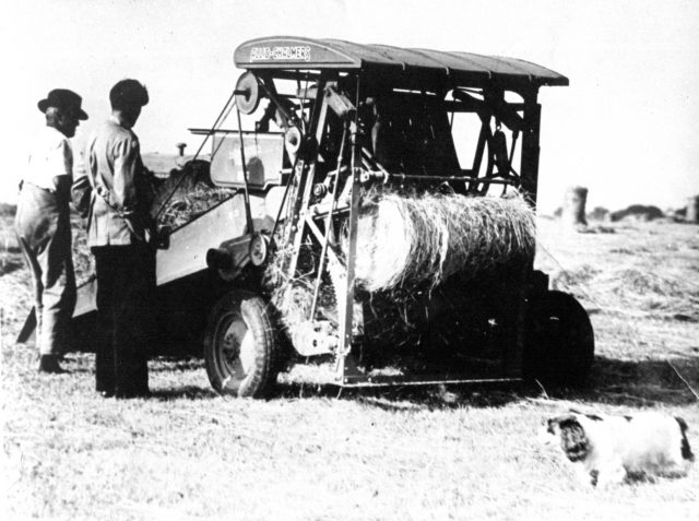 FA24 Yetheridge 1946 Aubrey Hosegood to left Ivan Sperduti to right.jpg