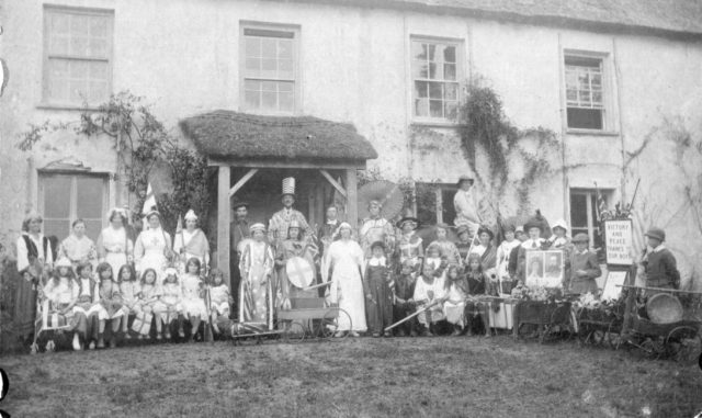 EV4 Victory Celebrations WW1 outside E Worlington House.jpg