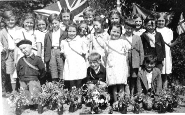 EV5 Empire Day. circa 1950.jpg
