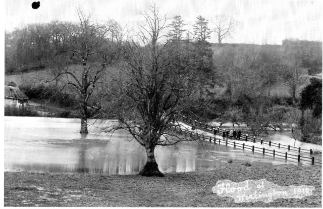 EV7 Floods at Worlington 1910.jpg