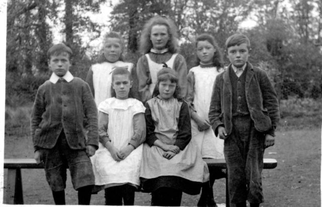 Unknown children, probably Edwardian