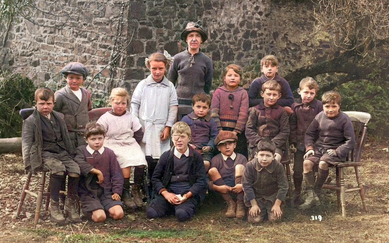 https://ewph.uk/wp-content/uploads/history/images/school-class-1923-colour.jpg