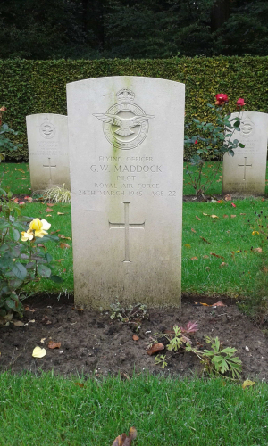Photo-of-Geoffrey-Maddocks-war-grave