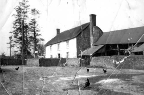 FA17a-Cuddenhay-Farmhouse