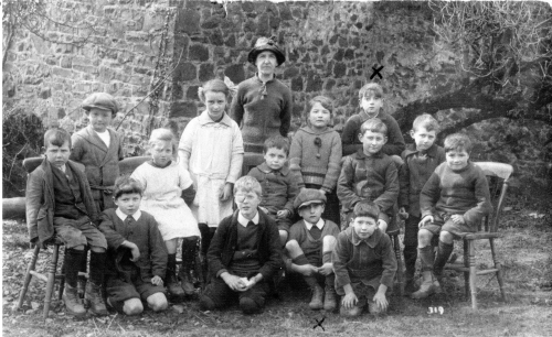 P16-School-Children-at-East-Worlington